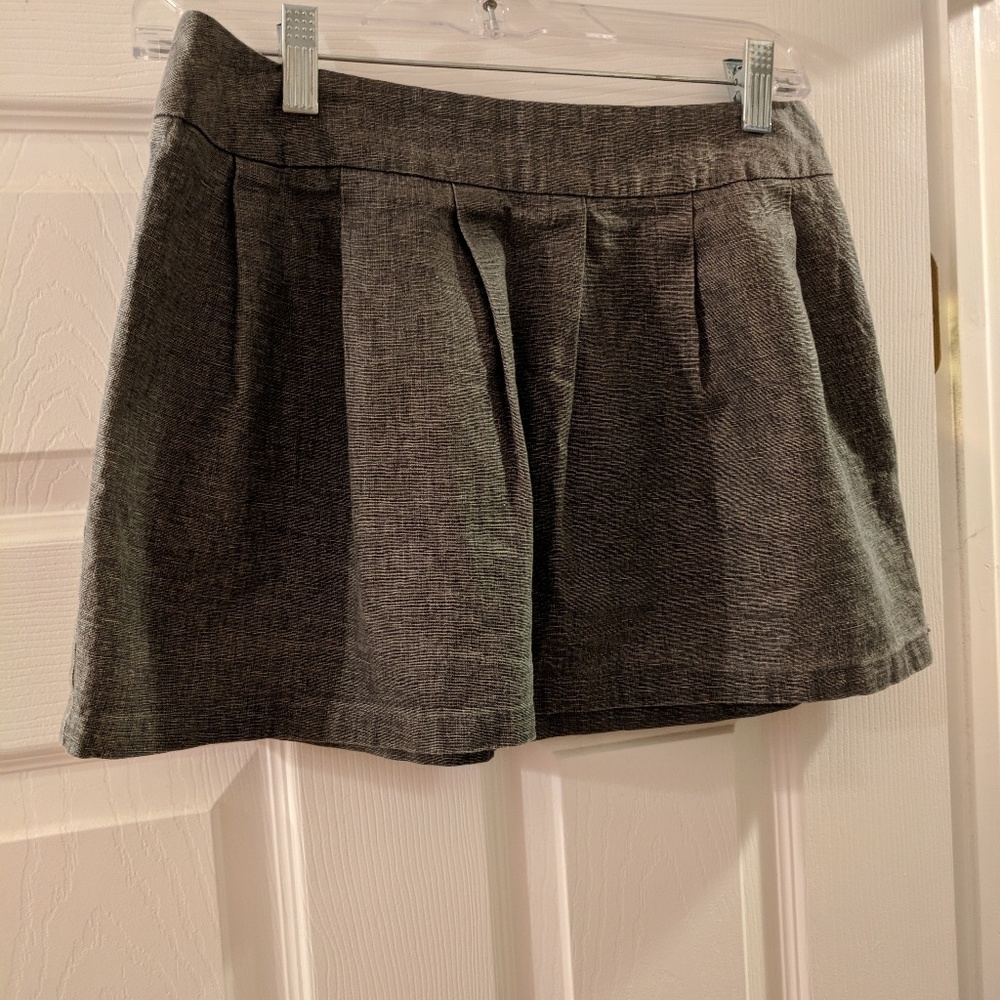 Grey skirt